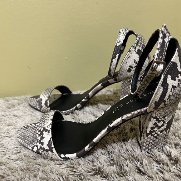 Madden Girl Platform Open Toe Snake Print Pattern Heels Size 7.5 - Picture 2 of 8